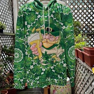 St. Patrick’s Day Hoodir. XL UNISEX.  Lucky 4 leaf Clovers & Leprechaun! NWOT